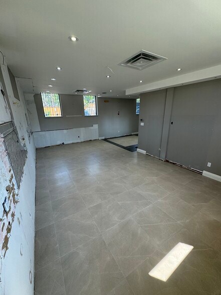 More Photos Of 326 Sheppard Ave E, Toronto Storefront Retail Office For Lease