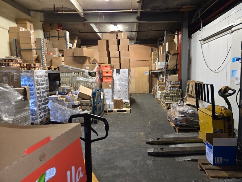 More Photos Of 141 Lake Ave, Staten Island Refrigeration Cold Storage For Lease