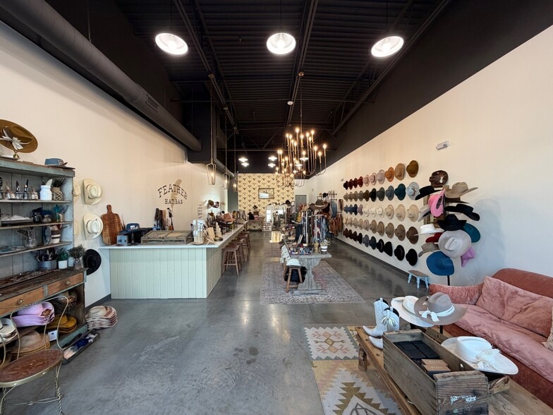 More Photos Of 1043 S Valley Grove Way, Pleasant Grove Storefront For Lease