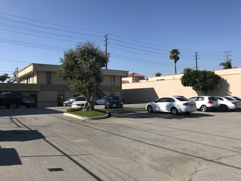 More Photos Of 1149-1163 N Tustin St, Orange General Retail For Lease