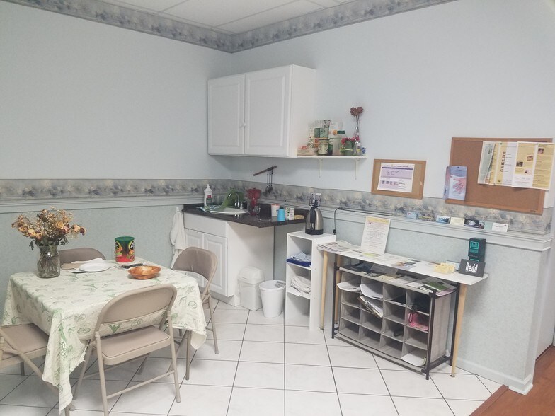 More Photos Of 9200 Bonita Beach Rd, Bonita Springs Coworking Space