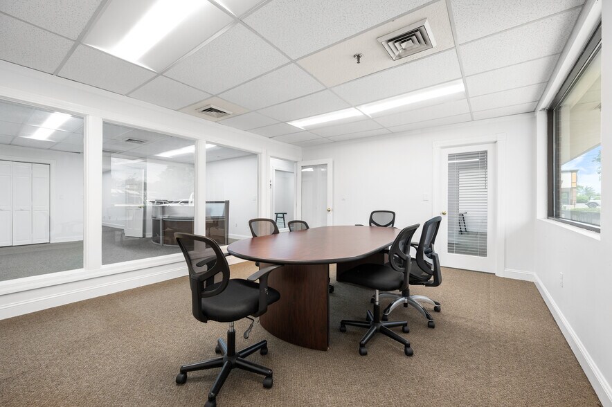More Photos Of 55 Accord Park Dr, Rockland Office For Sale
