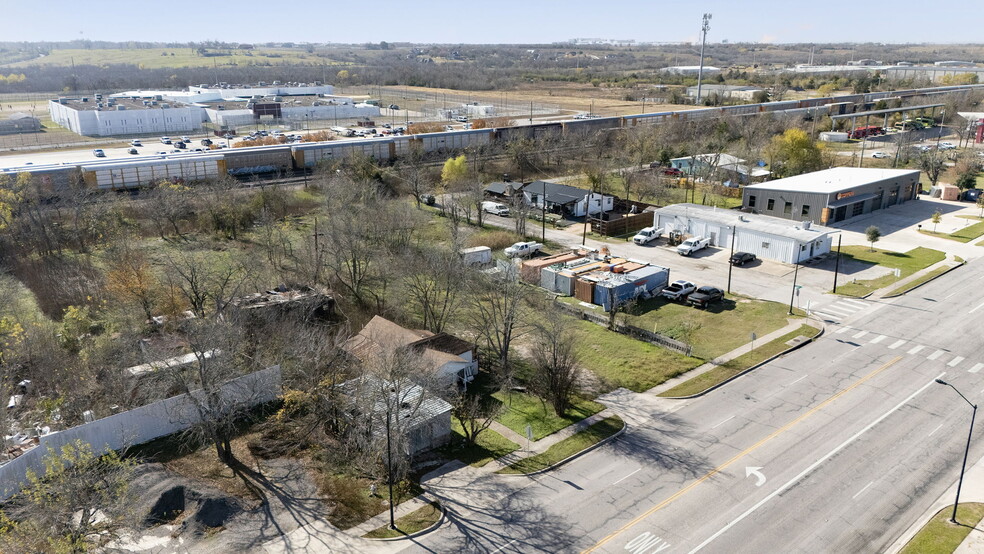 More Photos Of 919 W 2nd St, Taylor Land For Sale