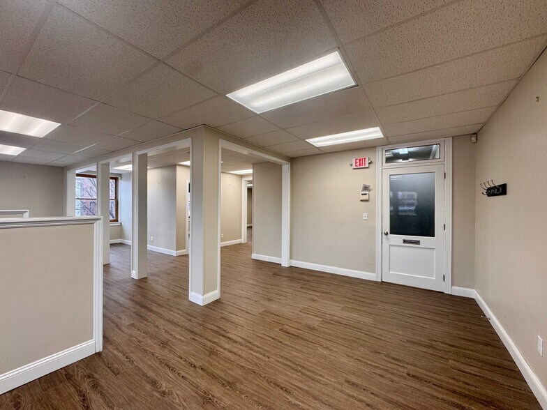 More Photos Of 38 Elm St, Westfield Storefront Retail Office For Lease