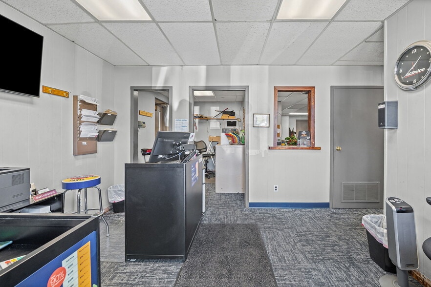 More Photos Of 400 E Pike St, Attica Auto Dealership For Sale