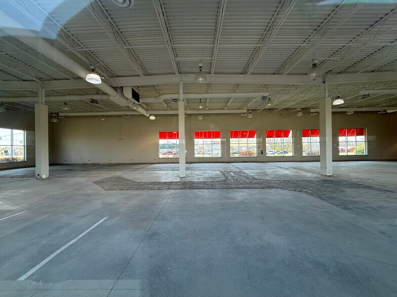 More Photos Of 1613 Victor Rd NW, Lancaster Freestanding For Lease