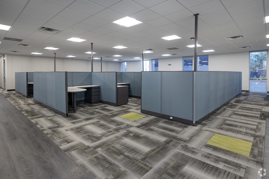 More Photos Of 3733 University Blvd W, Jacksonville Office For Lease