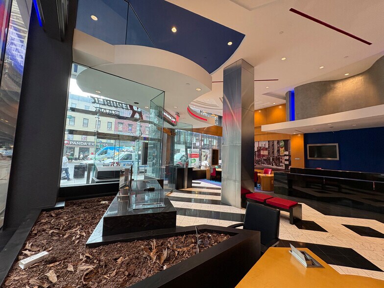 More Photos Of 830 Third Ave, New York Office For Lease