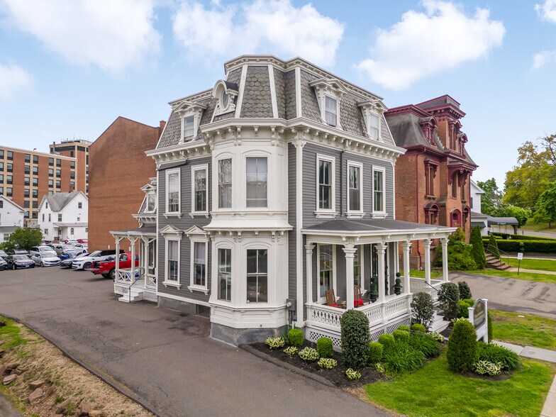 More Photos Of 27 Pleasant St, Middletown Office For Sale