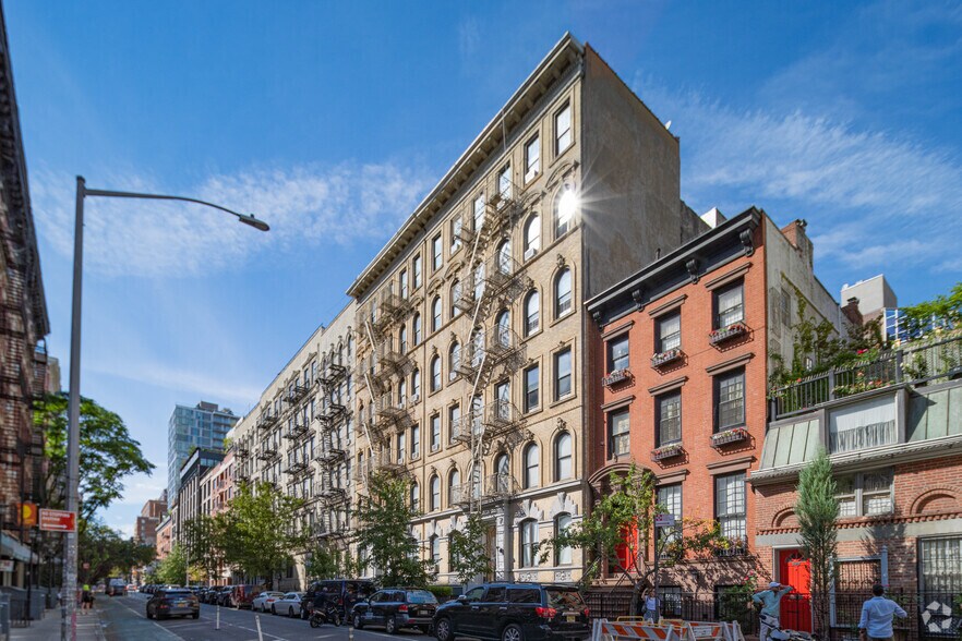 More Photos Of 245 E 13th St, New York Apartments For Lease