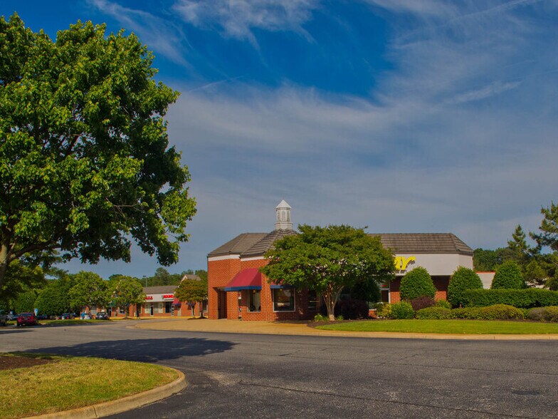 More Photos Of 5007 Victory Blvd, Yorktown General Retail For Lease