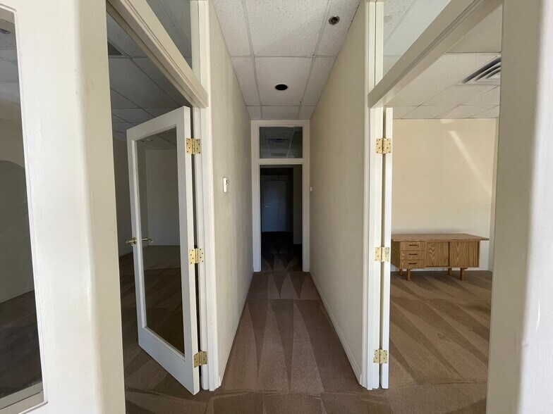 More Photos Of 77570 Springfield Ln, Palm Desert Warehouse For Lease