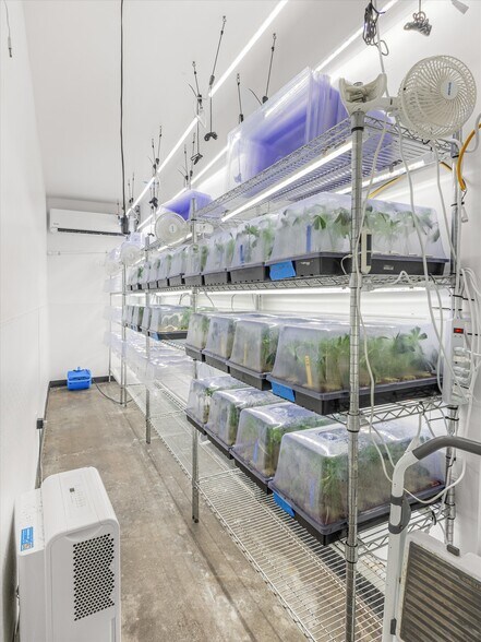 More Photos Of 44211 Yucca Ave, Lancaster Warehouse For Sale