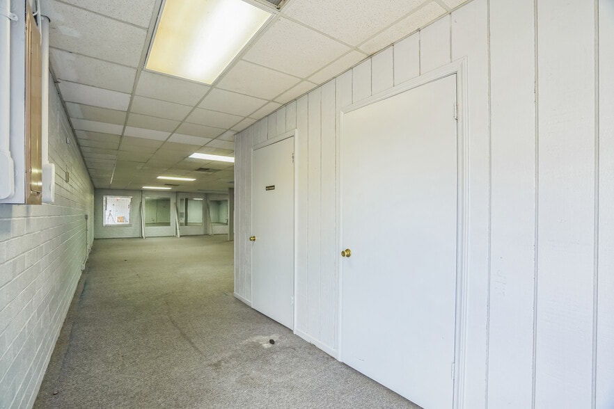 More Photos Of 225 S Madison Blvd, Roxboro Storefront Retail Office For Sale