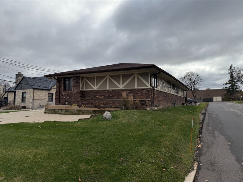 Primary Photo Of 2923 W Layton Ave, Greenfield Medical For Sale