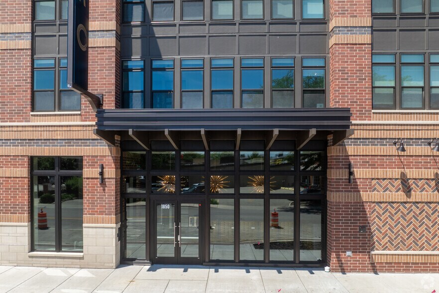 More Photos Of 1850 Glenview Rd, Glenview Apartments For Lease
