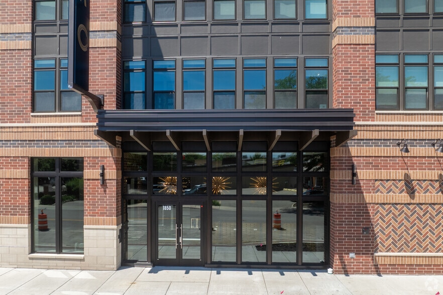 More Photos Of 1850 Glenview Rd, Glenview Apartments For Lease