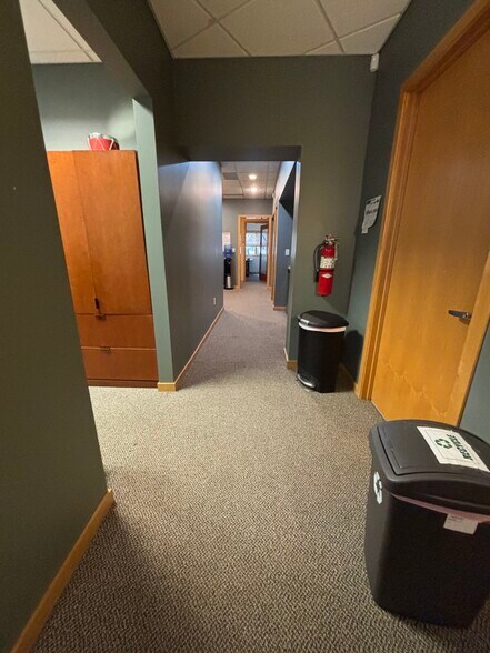 More Photos Of 2238-2240 Edgewood Ave S, Minneapolis Flex For Sale