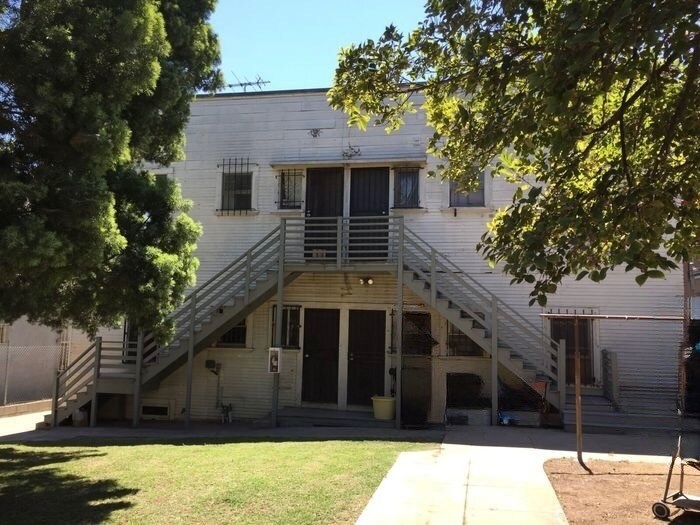 More Photos Of 1651 W 11th Pl, Los Angeles Apartments For Sale