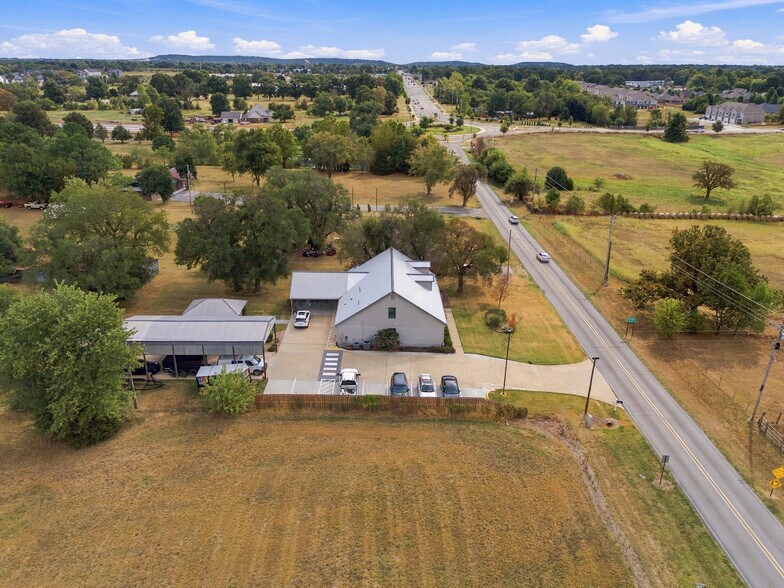 More Photos Of 5876 Elm Springs Rd, Elm Springs Office For Lease