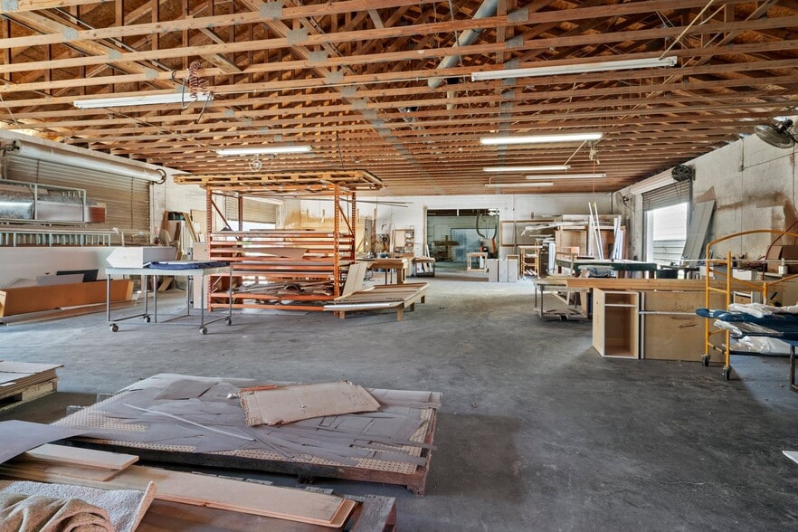 More Photos Of 9926 Denton Ave, Hudson Warehouse For Lease