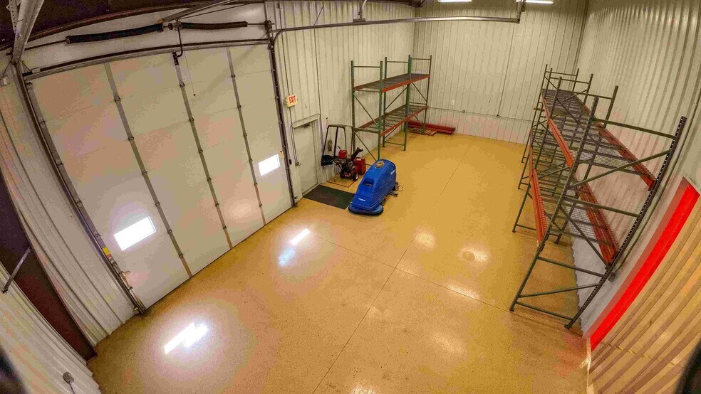 More Photos Of 601 4th St, De Smet Warehouse For Lease