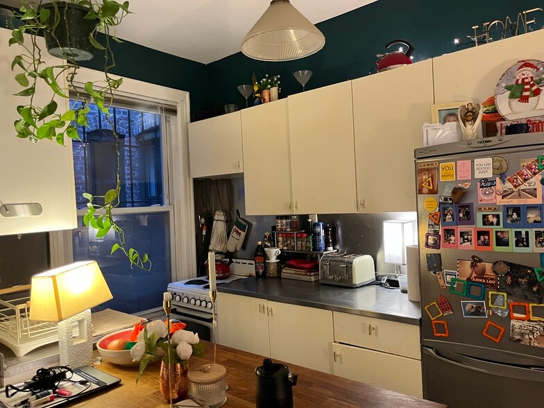 More Photos Of 19-17 Ditmars Blvd, Astoria Storefront Retail Residential For Sale