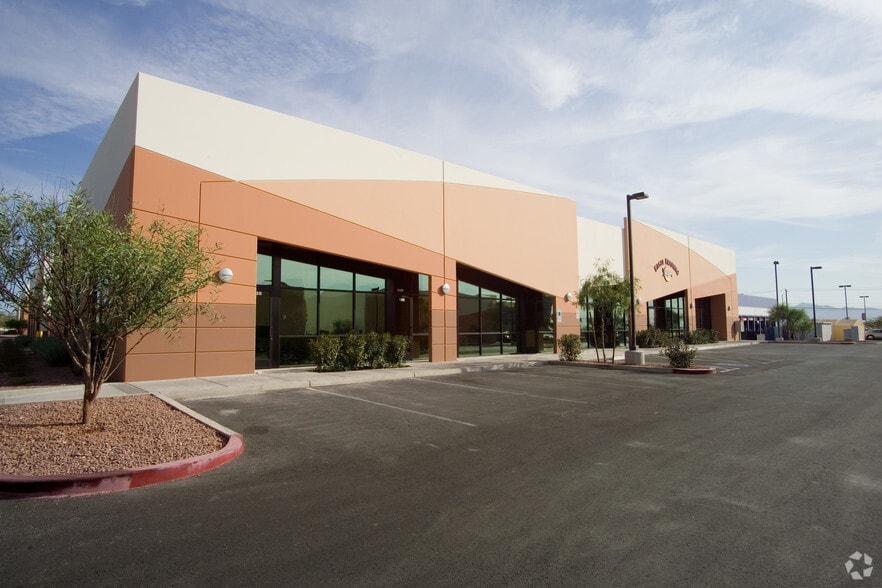 More Photos Of 4135 N Rancho Dr, Las Vegas Light Distribution For Lease