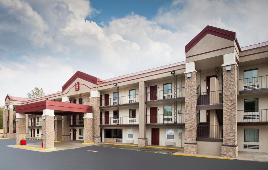 Primary Photo Of 1813 Crestwood Blvd, Irondale Hotel For Sale