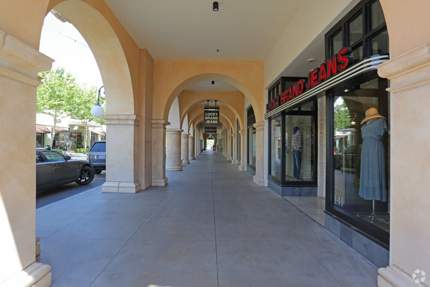 More Photos Of 6605 Las Vegas Blvd S, Las Vegas Unknown For Lease