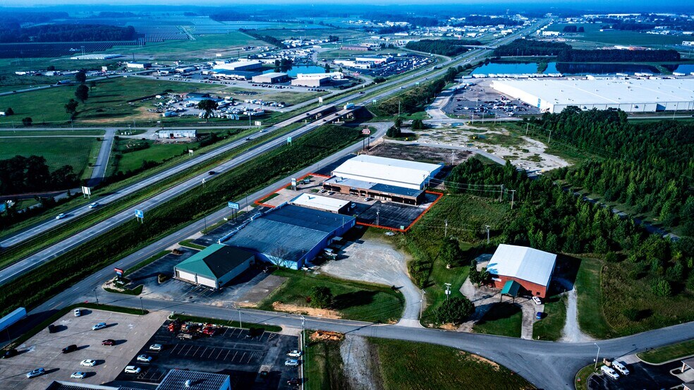 More Photos Of 403 S Poplar St, Searcy Storefront Retail Office For Lease