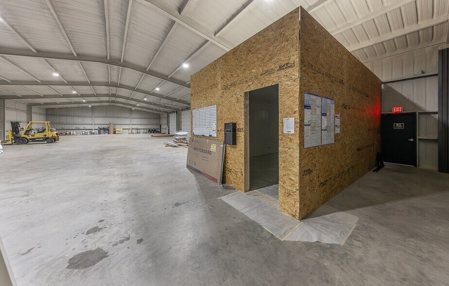 More Photos Of 9006 County Road 6820, Lubbock Warehouse For Lease