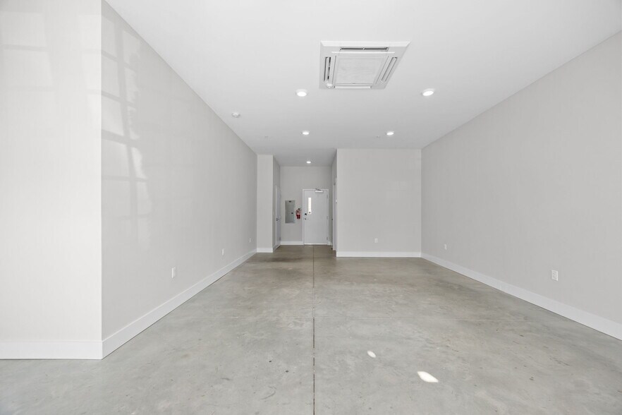 More Photos Of 315 Haywood Rd, Asheville Storefront Retail Residential For Sale