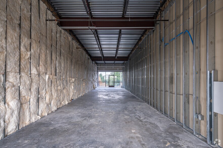 More Photos Of 9701 N Sam Houston Pky, Humble Office For Lease