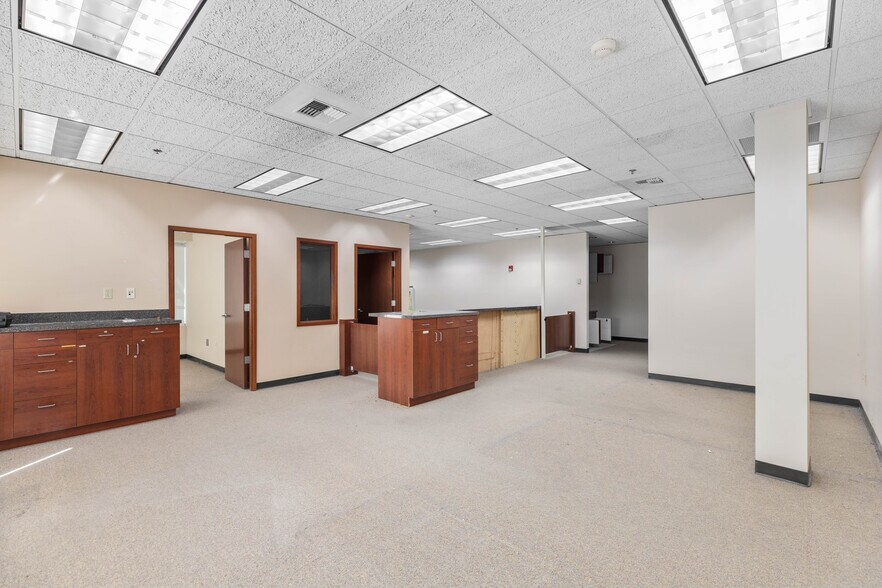 More Photos Of 16710 Smokey Point Blvd, Arlington General Retail For Sale