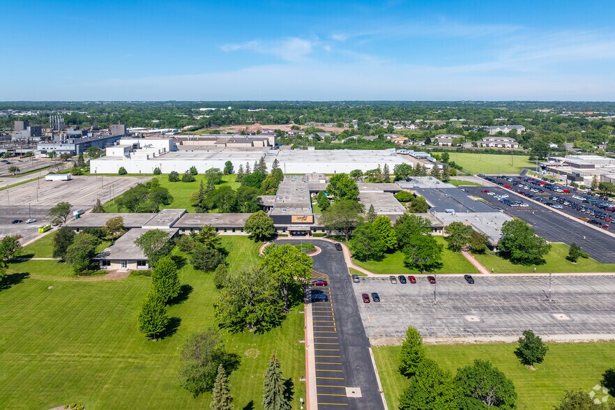 More Photos Of 2001 Marathon St, Neenah Apartments For Sale