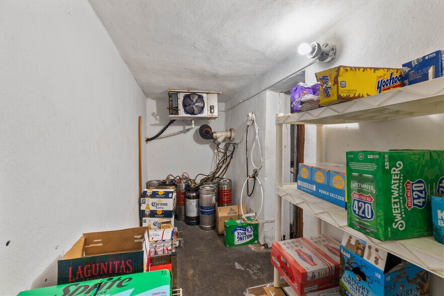 More Photos Of 10 Anastasia Blvd, Saint Augustine Bar For Lease