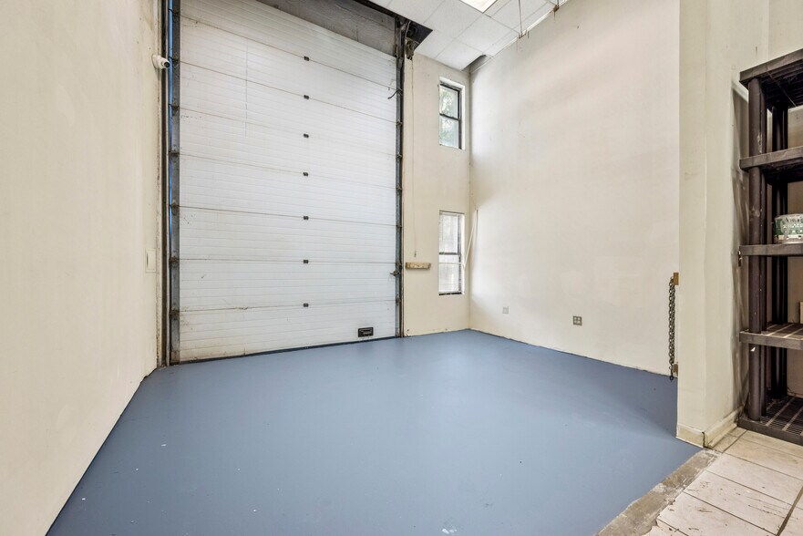 More Photos Of 5 Ilene Ct, Hillsborough Unknown For Lease