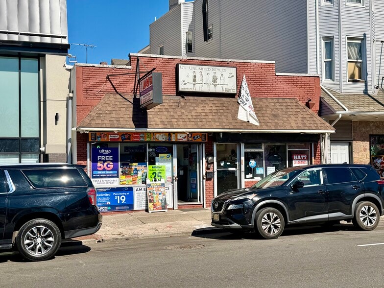 More Photos Of 467 Main St, Orange Storefront For Lease