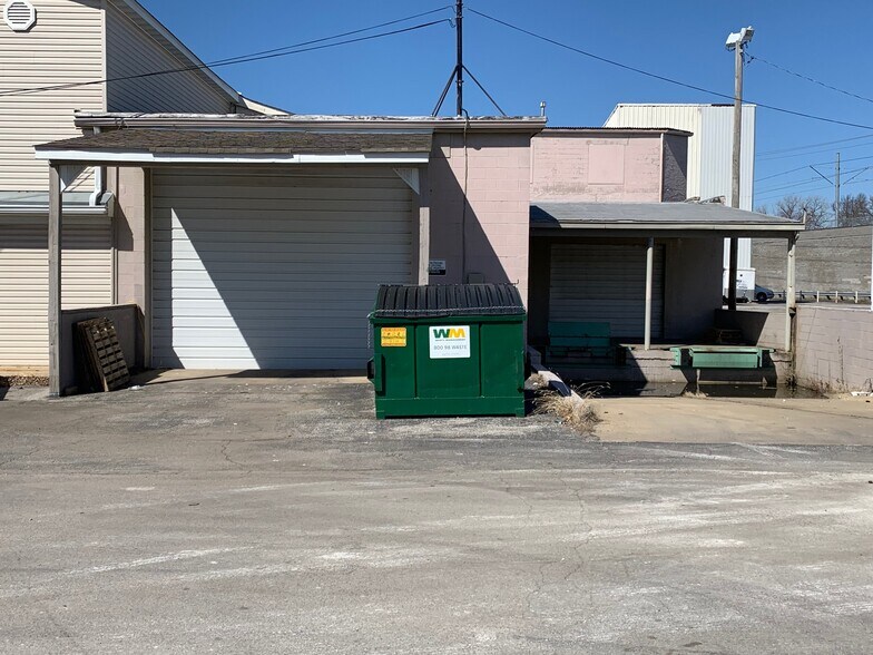 More Photos Of 120-136 Iowa Ave, Belleville Warehouse For Sale
