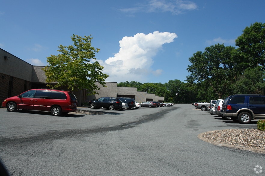 More Photos Of 15225-15305 Minnetonka Blvd, Minnetonka Warehouse For Lease