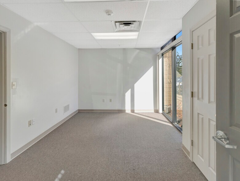 More Photos Of 125 High St, Mansfield Light Distribution For Lease