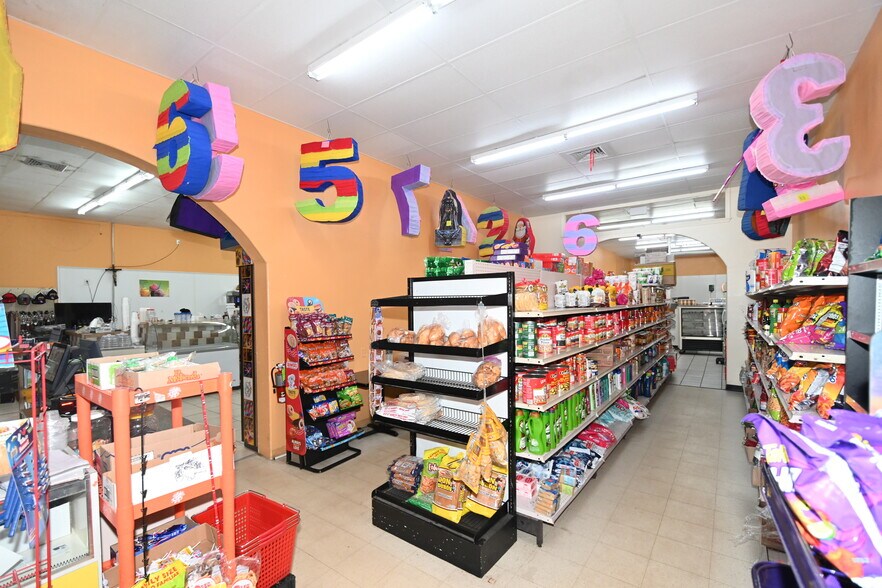 More Photos Of 749 S Central Ave, Umatilla Storefront For Sale