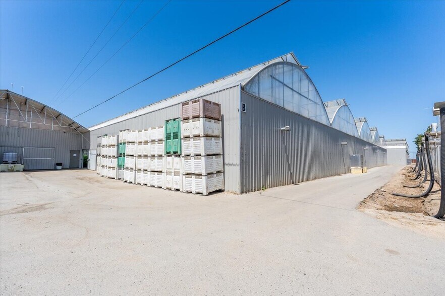 More Photos Of 23820 Potter Rd, Salinas Contractor Storage Yard For Sale
