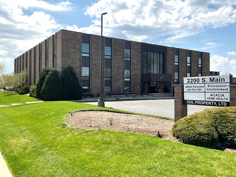 More Photos Of 2200 S Main St, Lombard Office For Lease