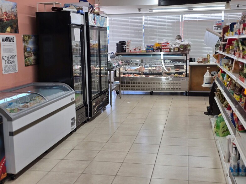 More Photos Of 136-148 Main St, East Rockaway Freestanding For Lease