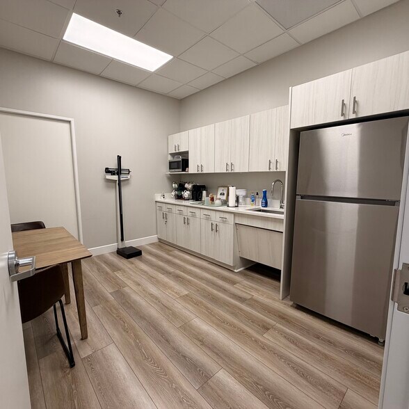 More Photos Of 945 Stockton Dr, Allen Medical For Sale