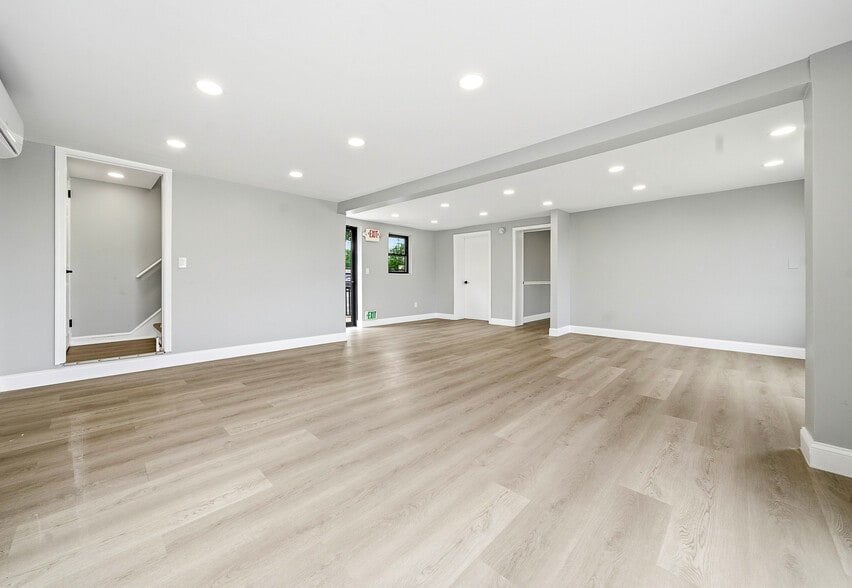 More Photos Of 729 Dekalb Pike, King Of Prussia Office For Lease