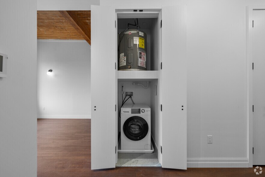 More Photos Of 105 Court St, New Haven Apartments For Lease