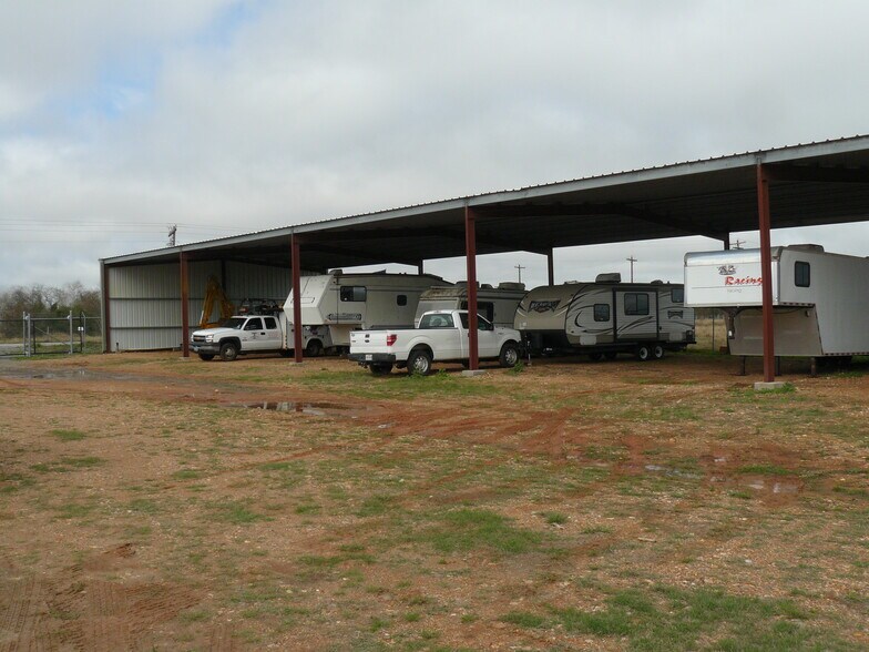 More Photos Of 105 Beck Rd E, Inez Land For Lease